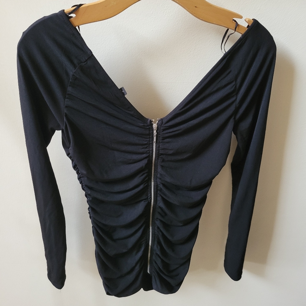 Guess top